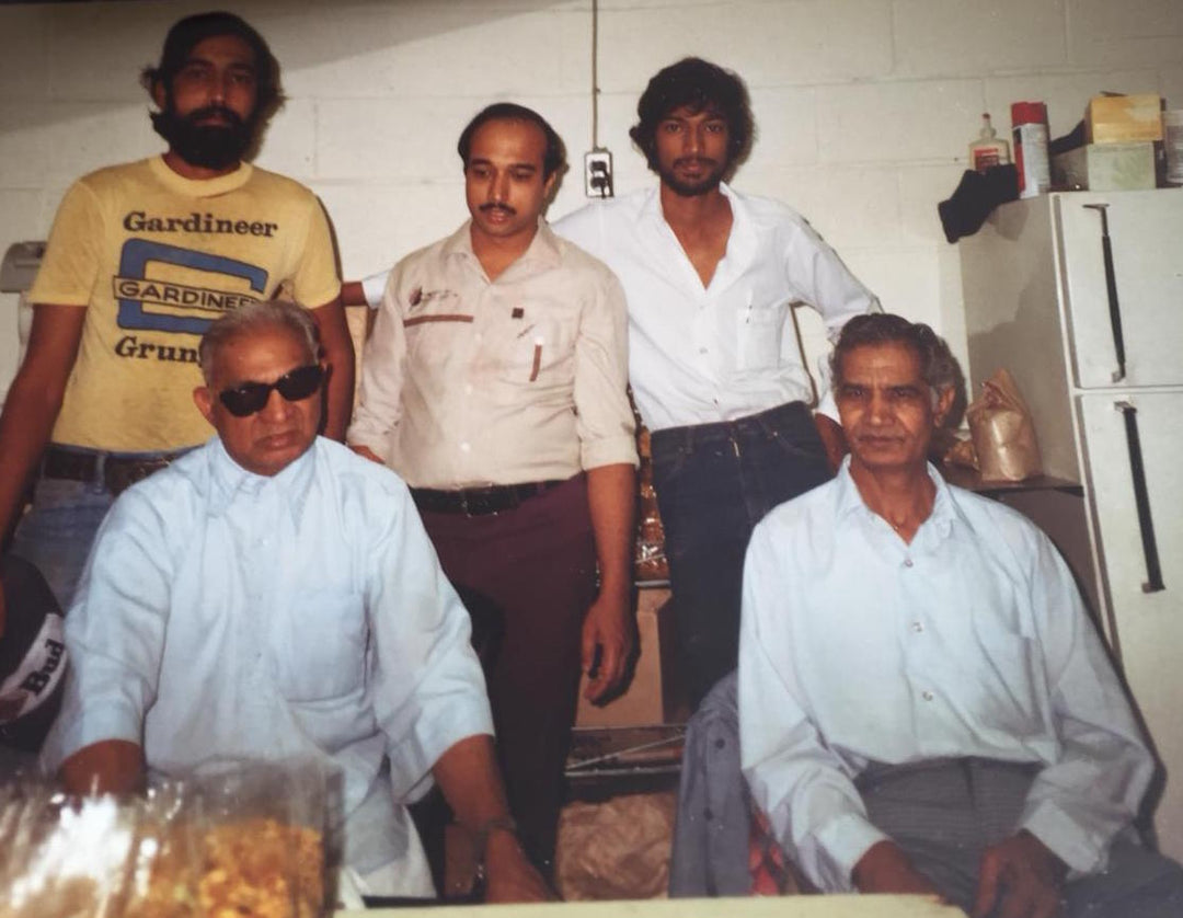 Chiroyli egizaklar bilan porno Qoling bilan ayolni sik